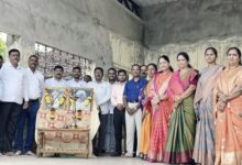 Photo of गुरूपौर्णिमेनिमित्त विद्यार्थ्यांकडून गुरुजनांचा भावनिक सत्कार – आझाद विद्यालय व पुतळामाता कन्या शाळा, कासेगाव येथे कार्यक्रम